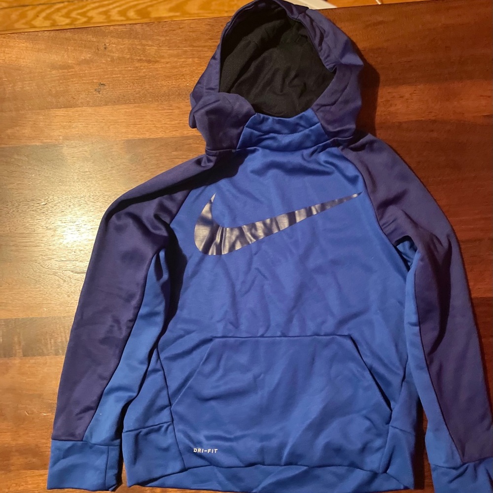 Boys Nike swoosh hoodie size (M)